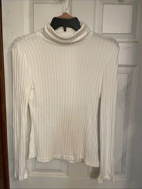 Source Unknown White Ribbed Turtleneck Top